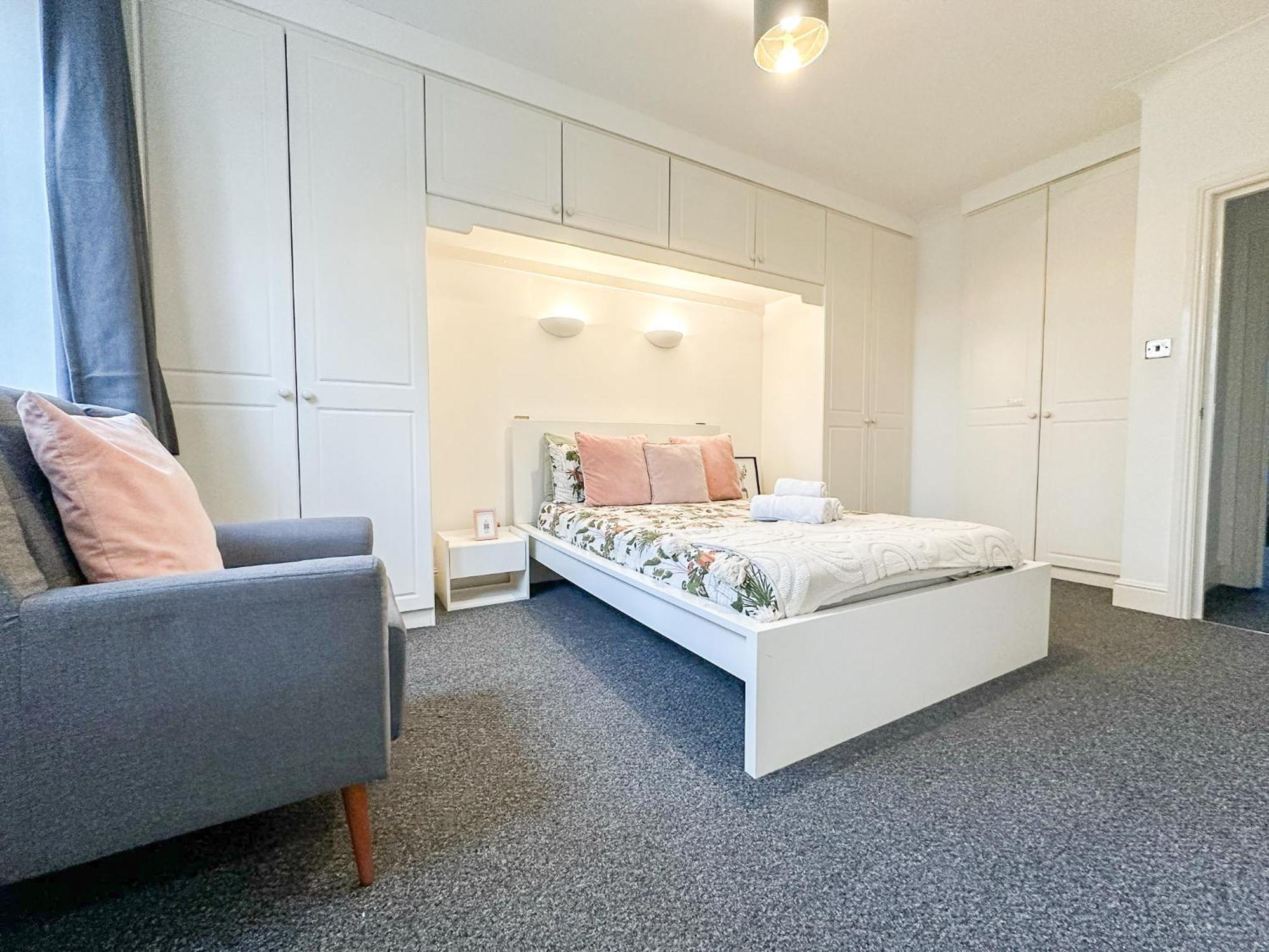 Cosy Apartments Near Hampstead Heath With Free On-Site Parking & Private Gardens, Golders Green Londen Buitenkant foto