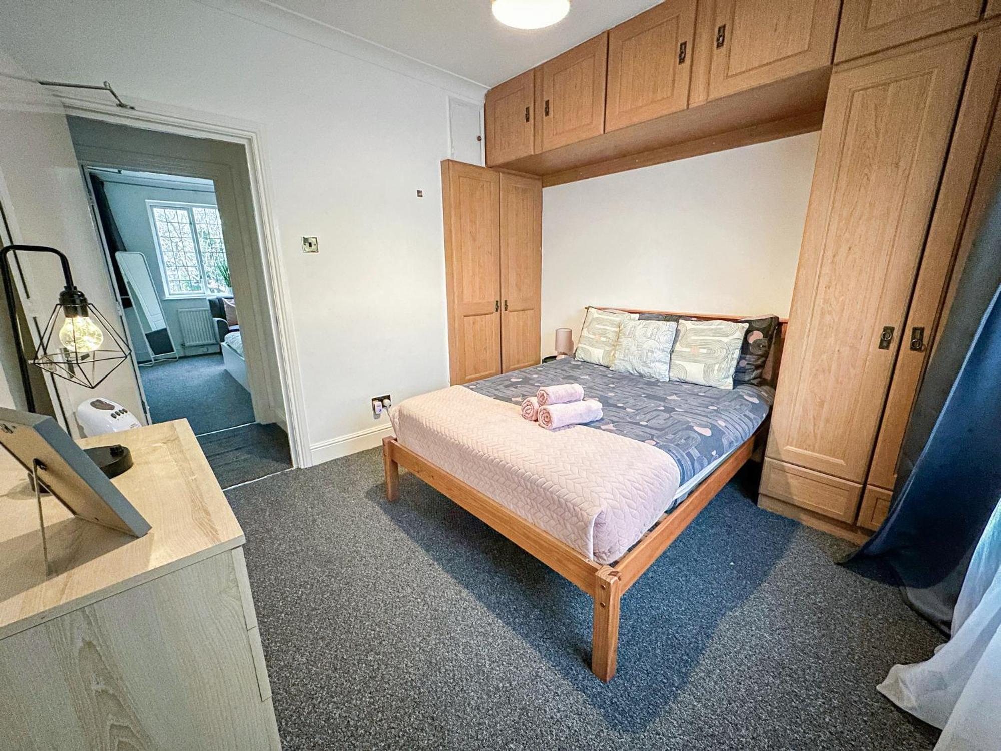 Cosy Apartments Near Hampstead Heath With Free On-Site Parking & Private Gardens, Golders Green Londen Buitenkant foto