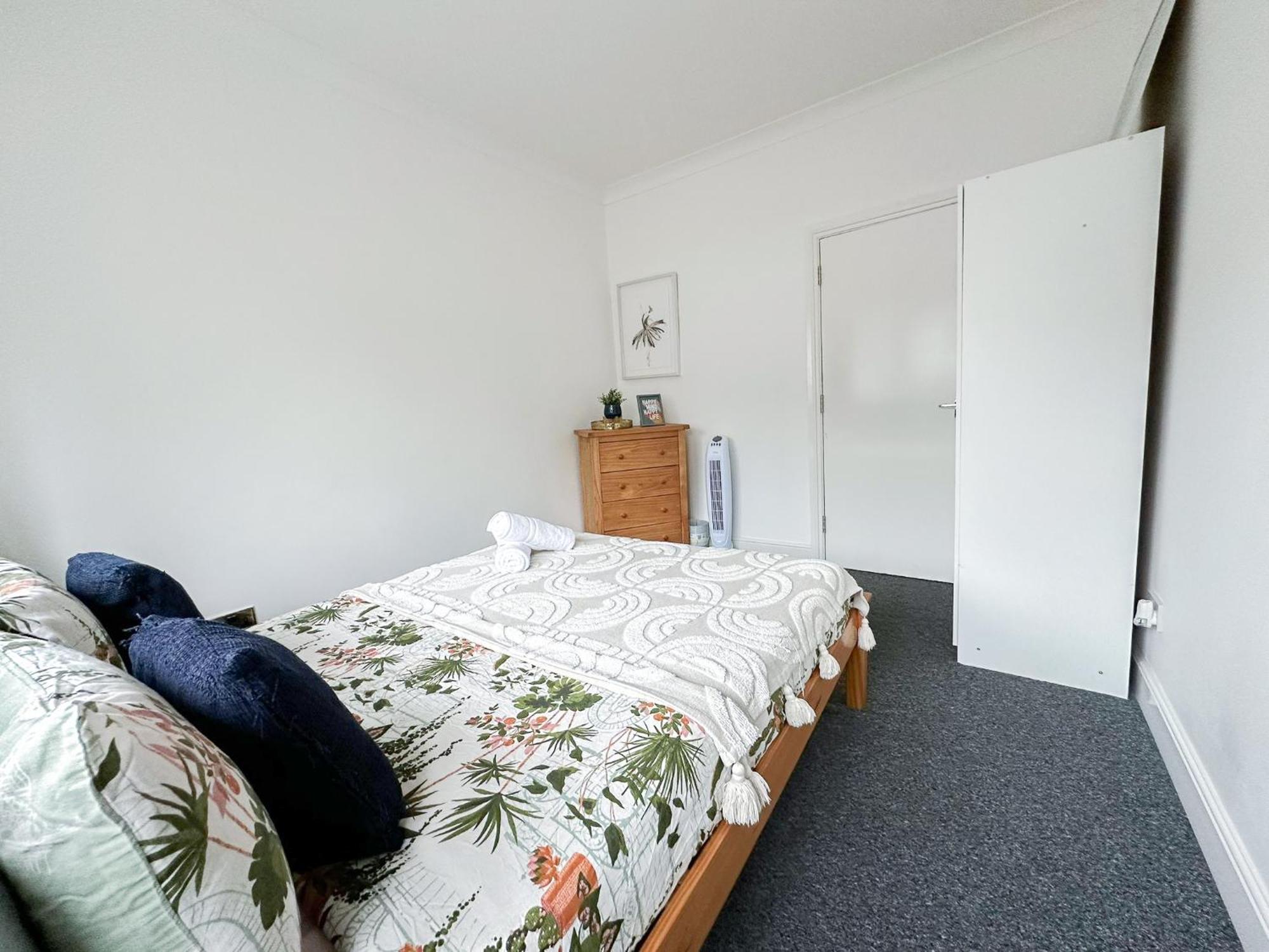 Cosy Apartments Near Hampstead Heath With Free On-Site Parking & Private Gardens, Golders Green Londen Buitenkant foto
