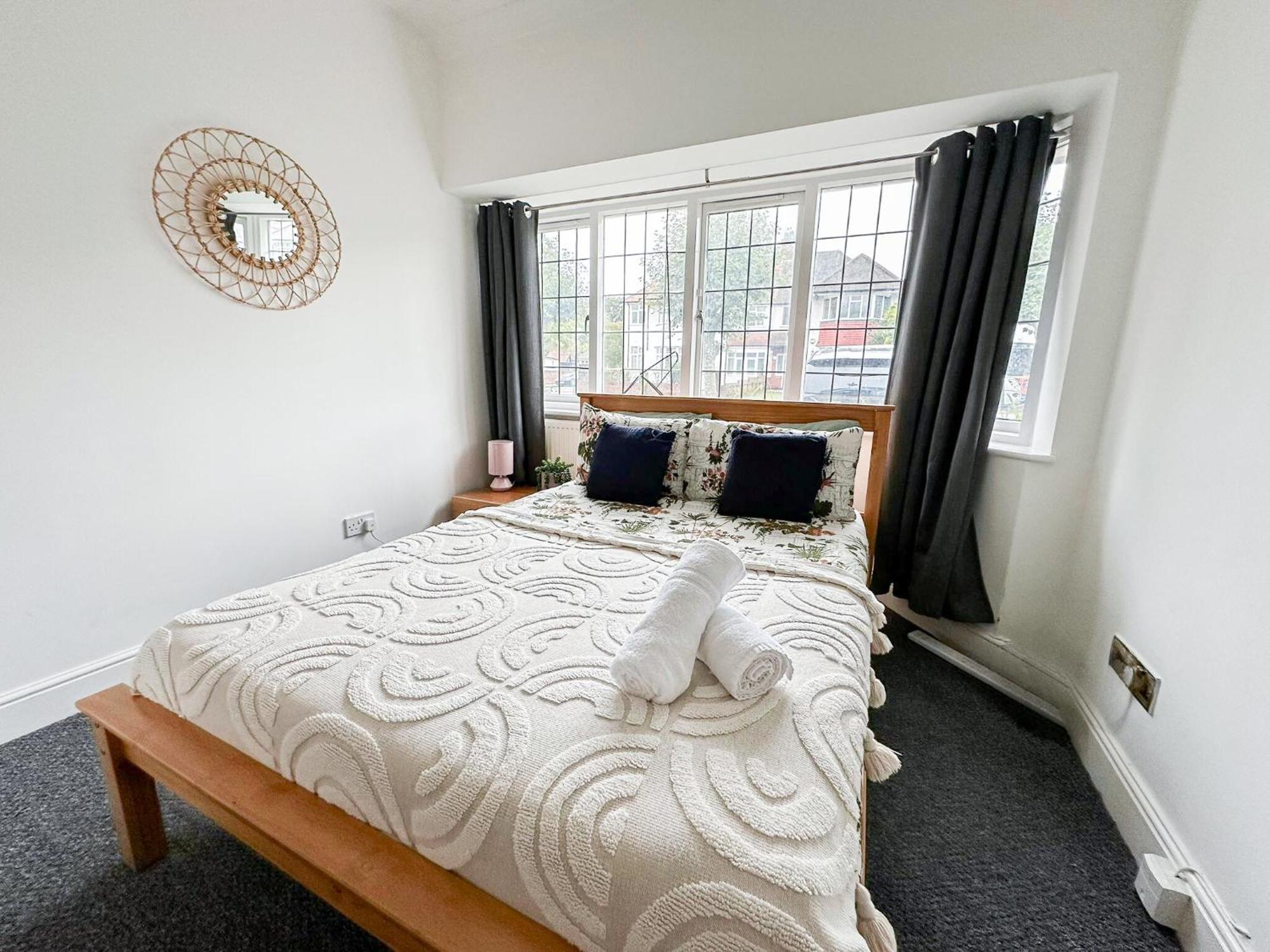 Cosy Apartments Near Hampstead Heath With Free On-Site Parking & Private Gardens, Golders Green Londen Buitenkant foto