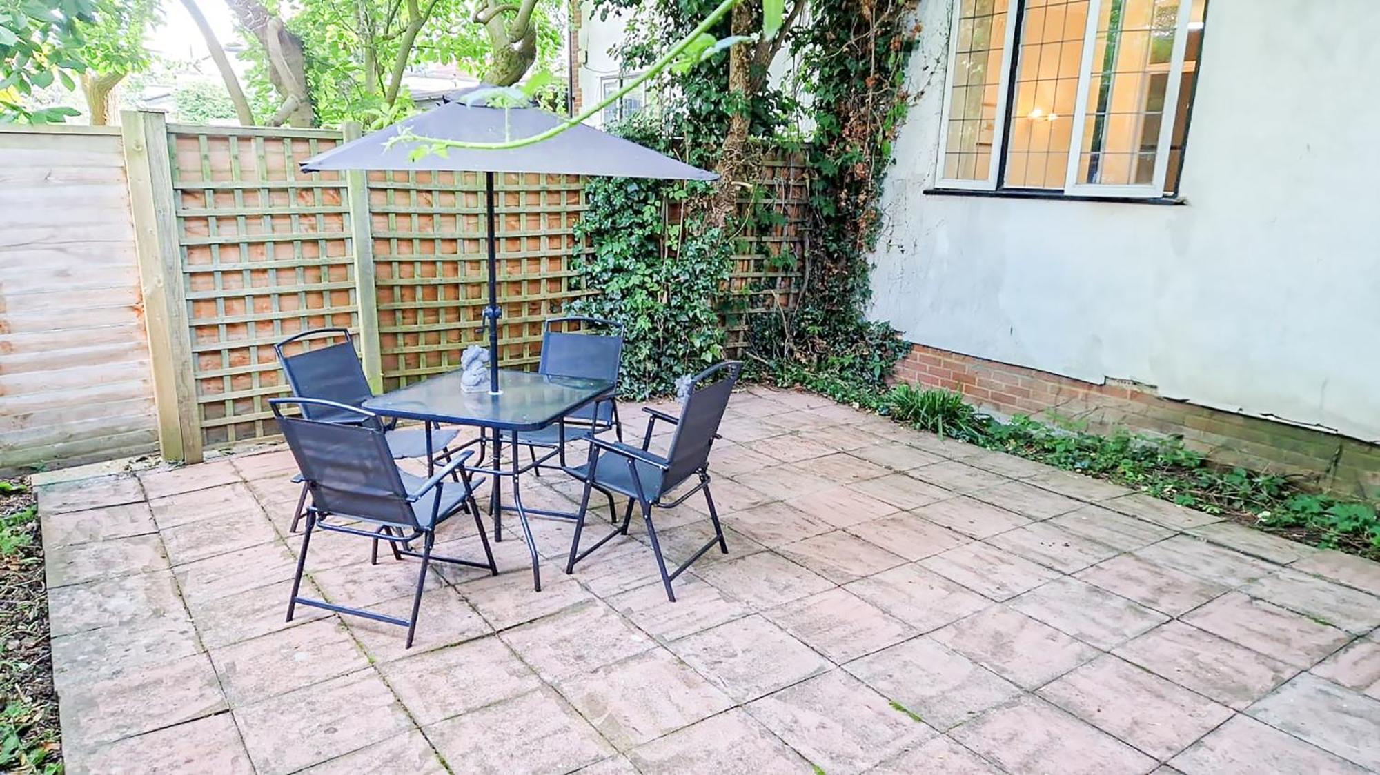 Cosy Apartments Near Hampstead Heath With Free On-Site Parking & Private Gardens, Golders Green Londen Buitenkant foto