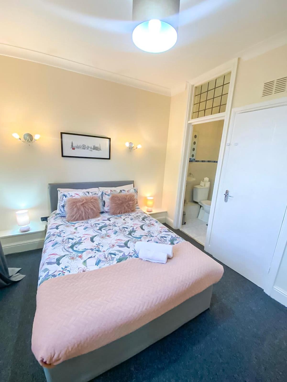 Cosy Apartments Near Hampstead Heath With Free On-Site Parking & Private Gardens, Golders Green Londen Buitenkant foto