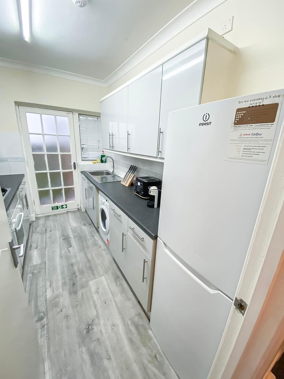 Cosy Apartments Near Hampstead Heath With Free On-Site Parking & Private Gardens, Golders Green Londen Buitenkant foto